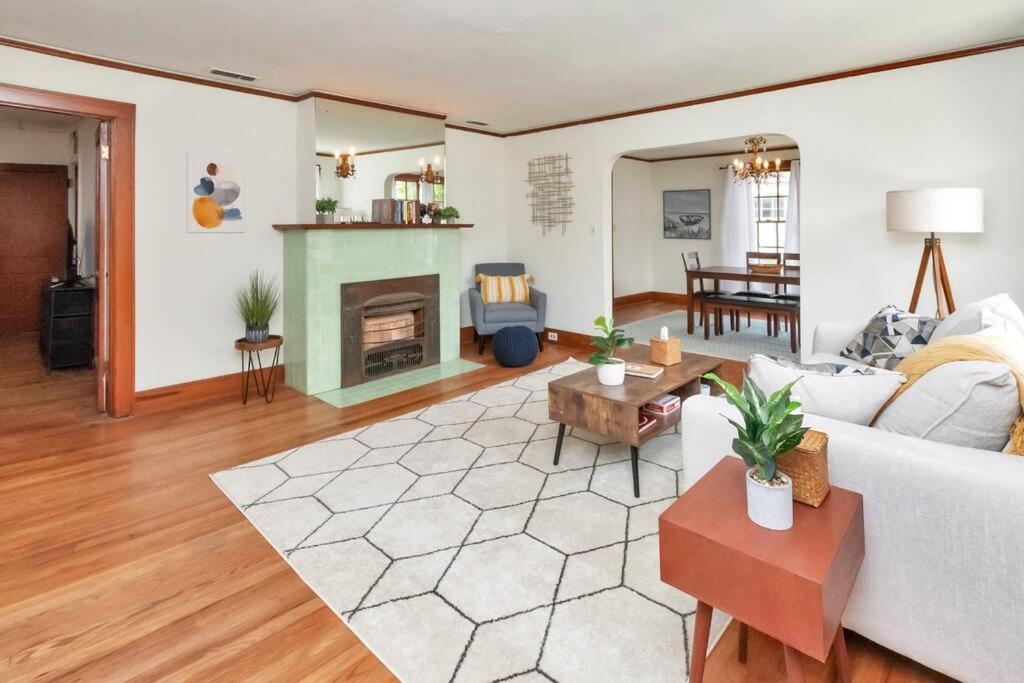 Stylish 3 Bedroom Home Close To Downtown Mobile Eksteriør billede