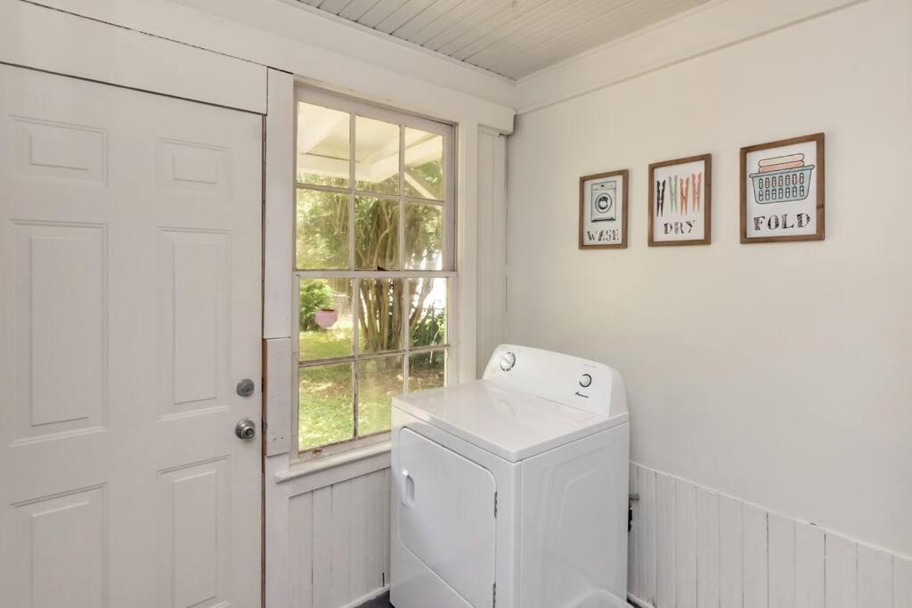 Stylish 3 Bedroom Home Close To Downtown Mobile Eksteriør billede